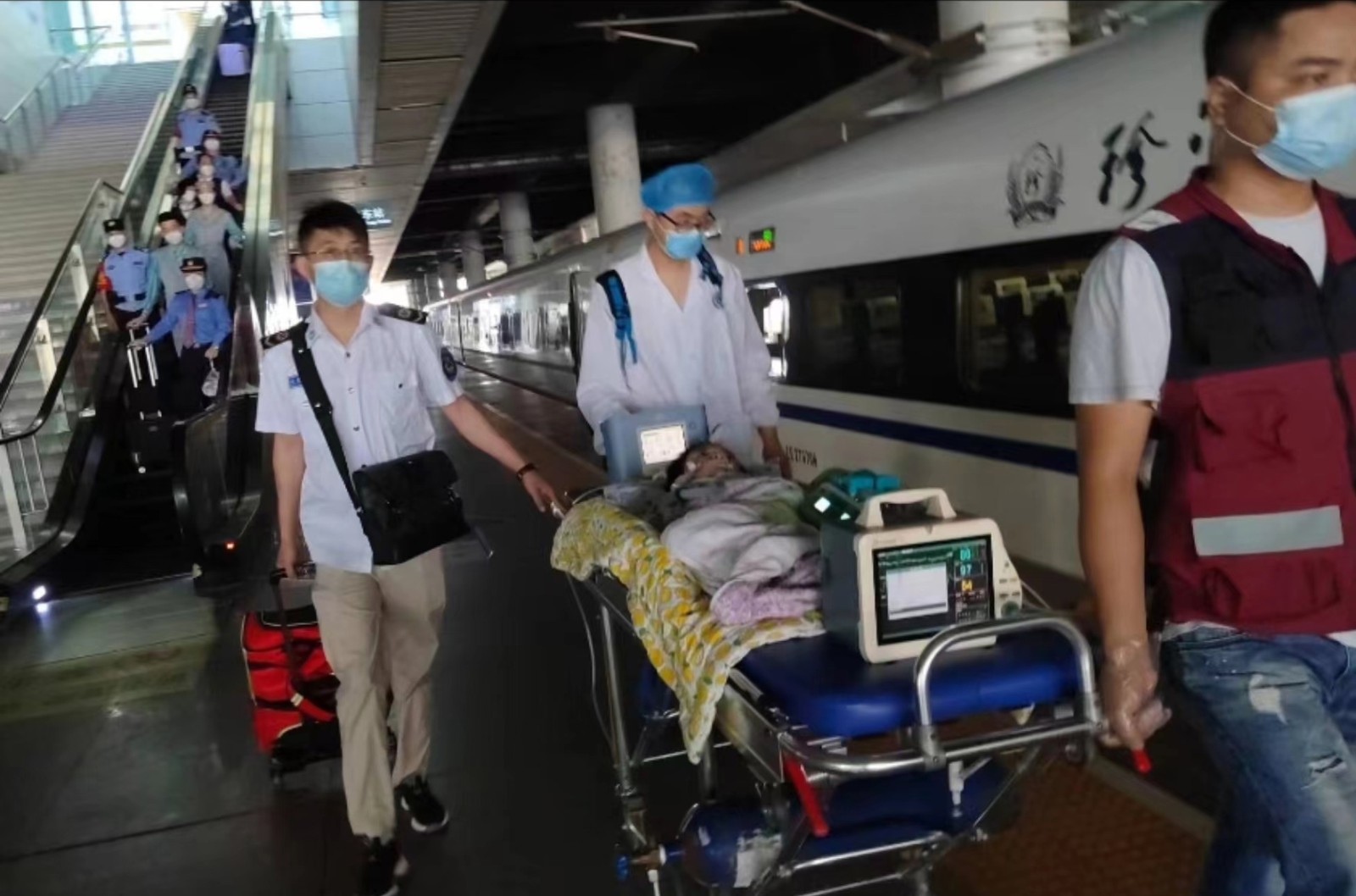 鹤庆县高铁转运公司